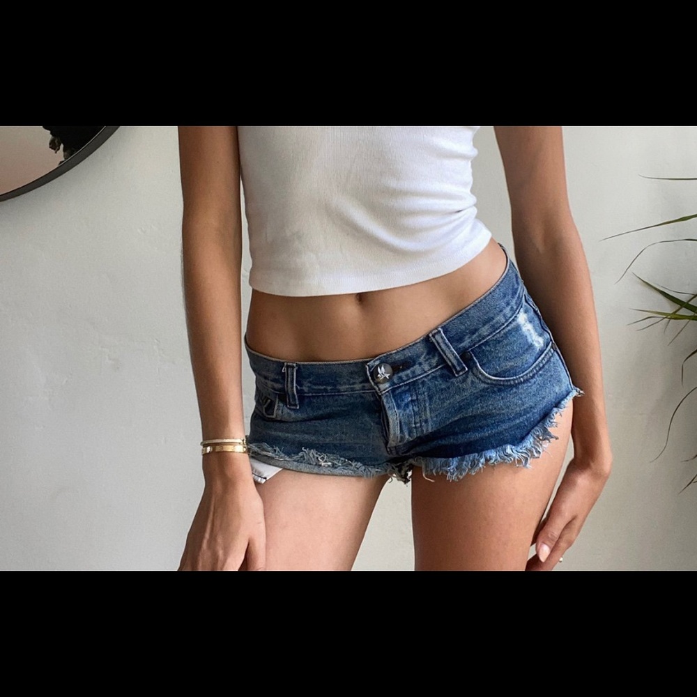 One teaspoon size 25 Jean shorts